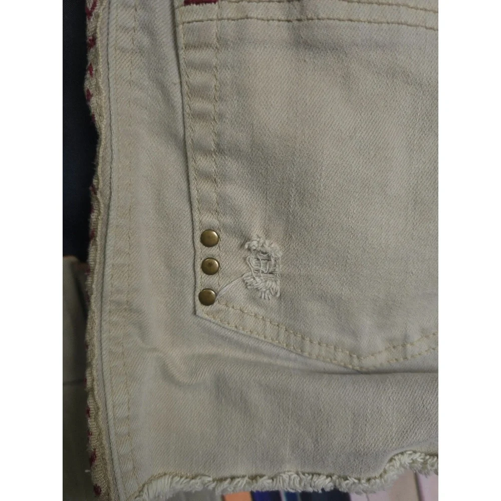 Mudd Womens Size 15 Tan Distressed Frayed Hem Embroidered Shorts Boho